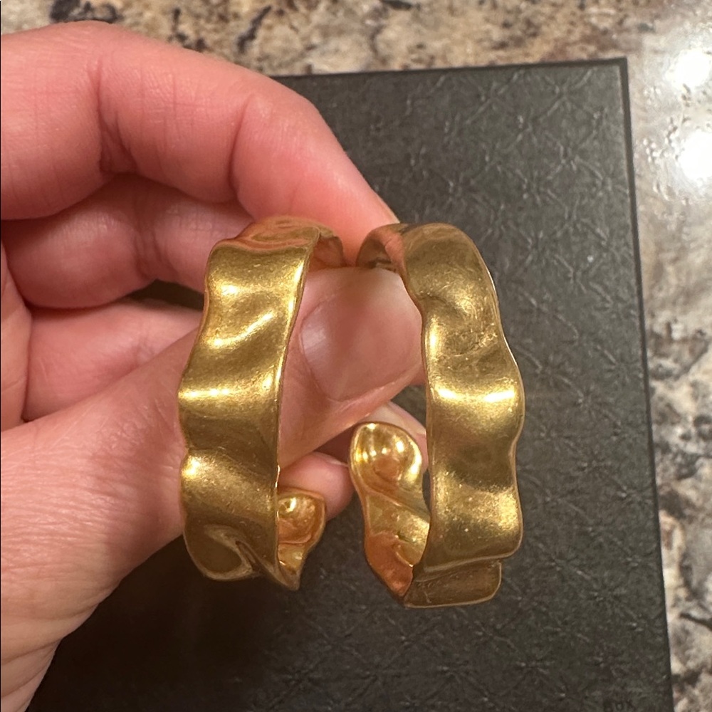 Kendra Scott Gold Hoop Earrings - Picture 3 of 3